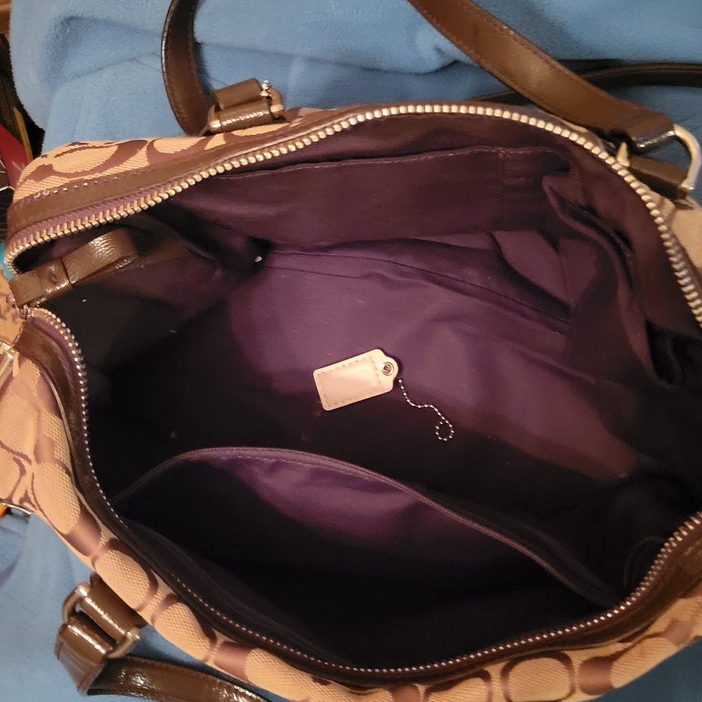 beautiful gently used Coach purse